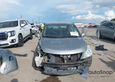 2011 Nissan Versa 1.8S z USA, uszkodzony, nr VIN 3N1BC1AP3BL391686